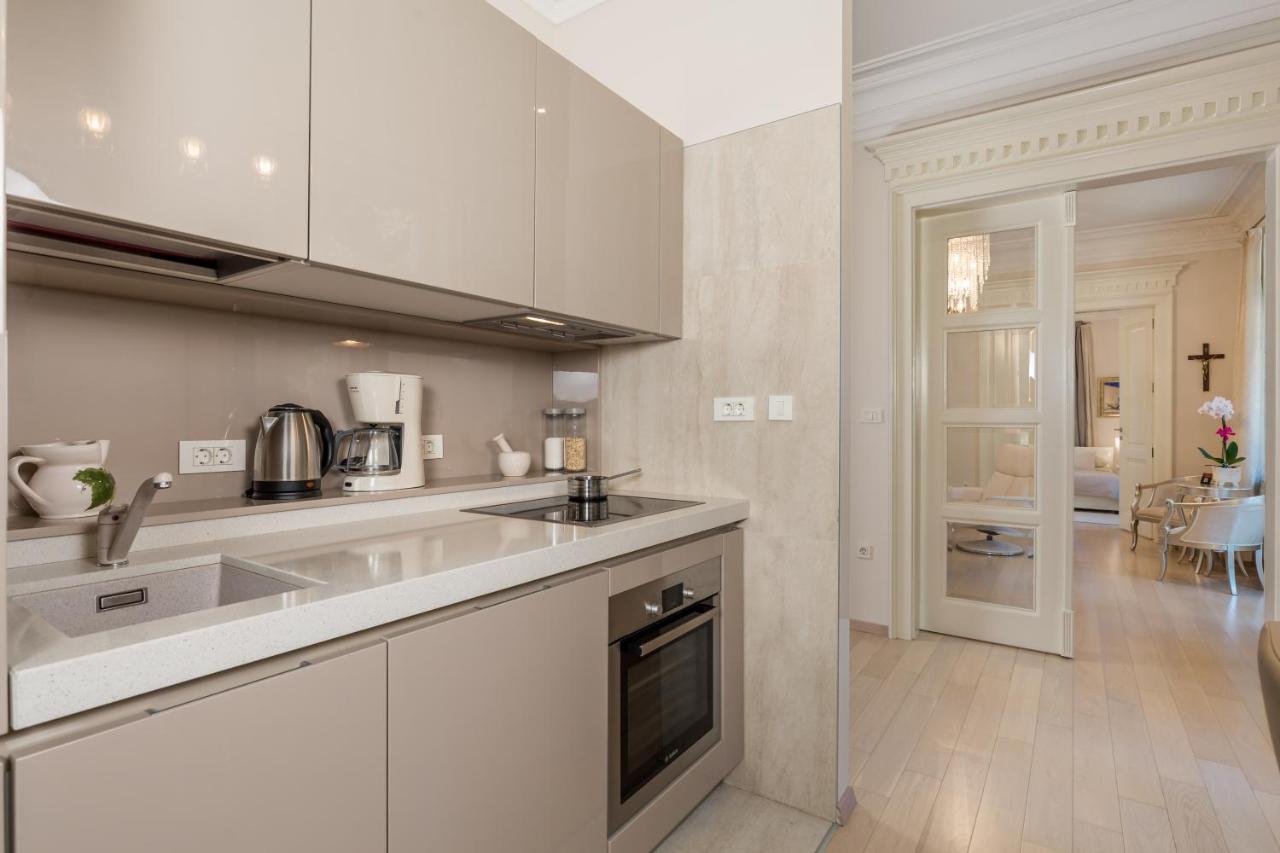 Villa Sokol Apartments Opatija Center Ngoại thất bức ảnh