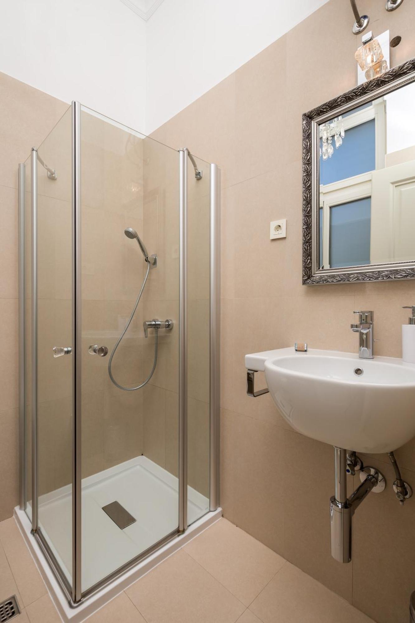 Villa Sokol Apartments Opatija Center Phòng bức ảnh